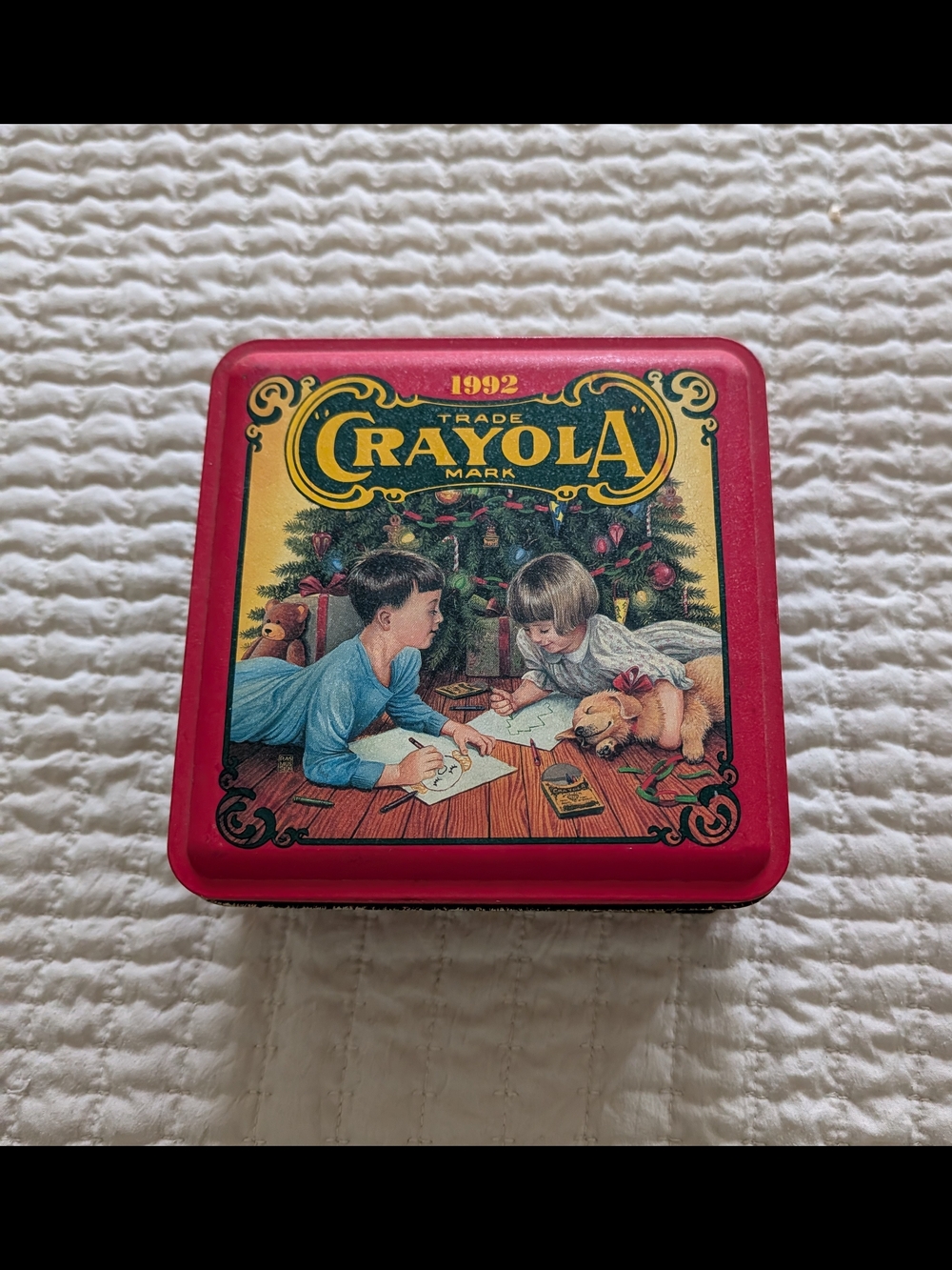 Crayola Gold Holiday Wishes Collectible Tin